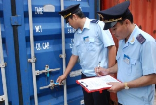 Customs may impose fines of up to VND 250,000,000